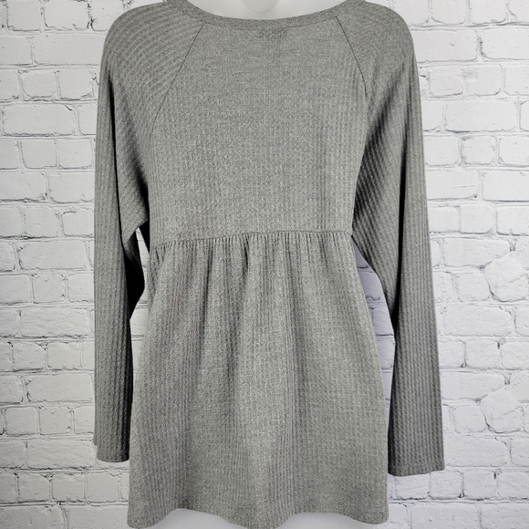 Torrid Waffle Knit V-Neck Babydoll Top - Picture 2 of 11